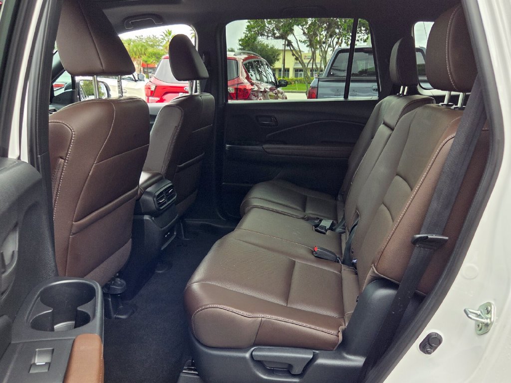 Certified 2024 Honda Passport EX-L image 10