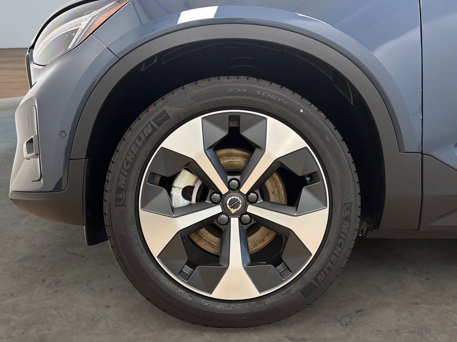 New 2026 Volvo XC40 B5 Plus w/ Protection Package Premier AWD/4WD image 42