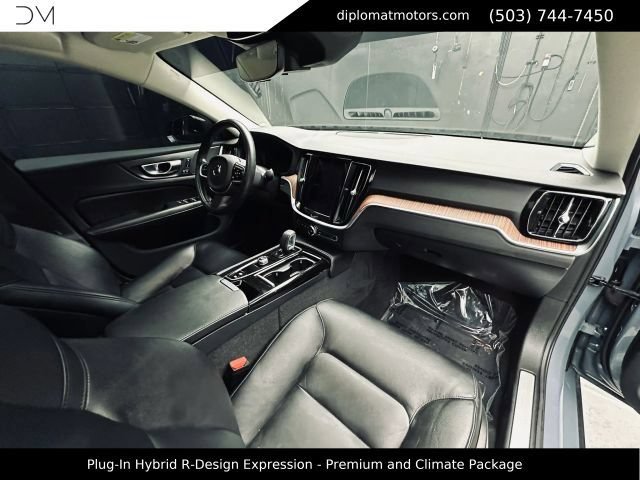 Used 2022 Volvo S60 T8 R-Design Expression w/ Premium Package AWD/4WD image 19