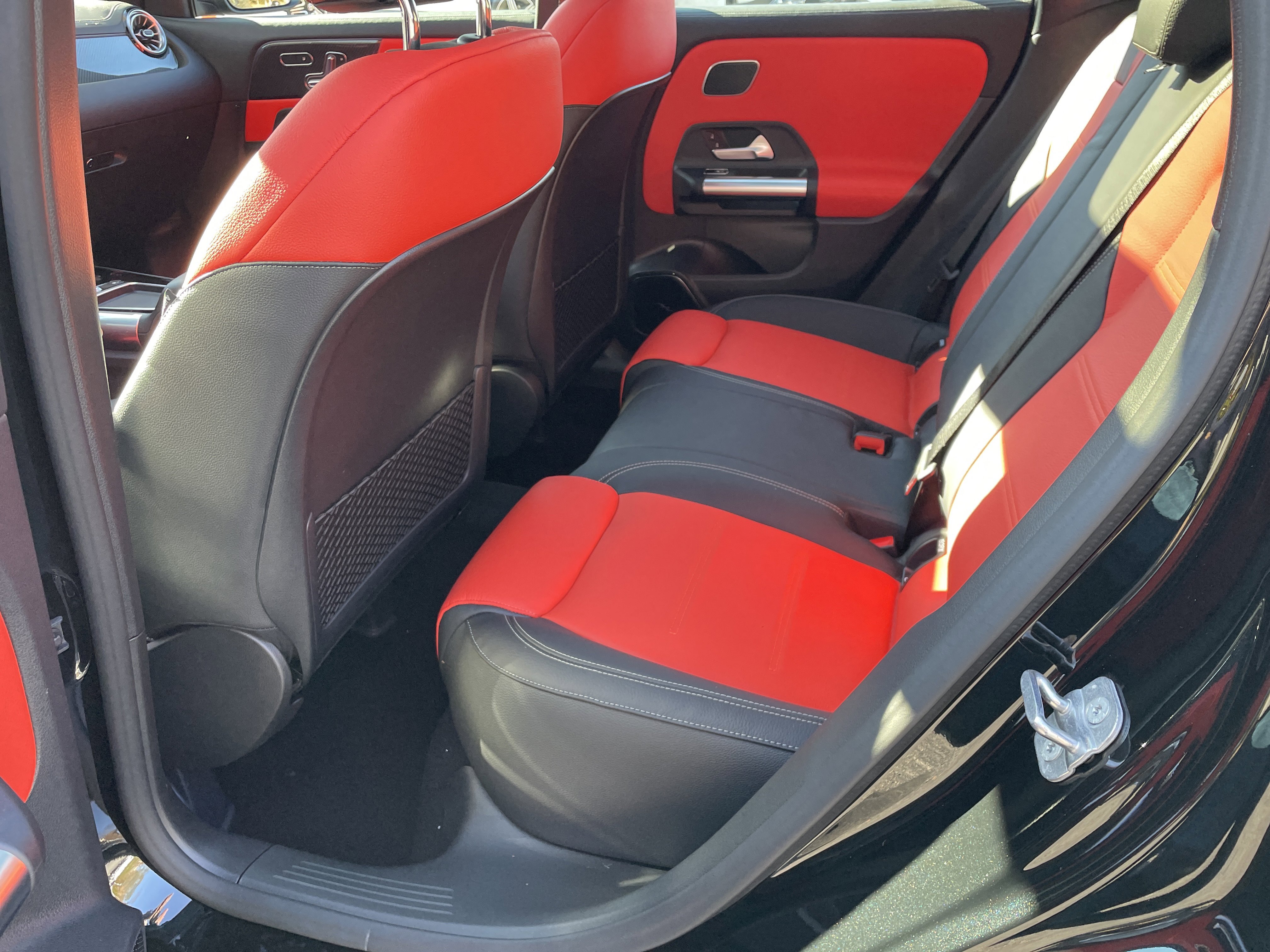 New 2026 Mercedes-Benz GLA 35 AMG 4MATIC image 35