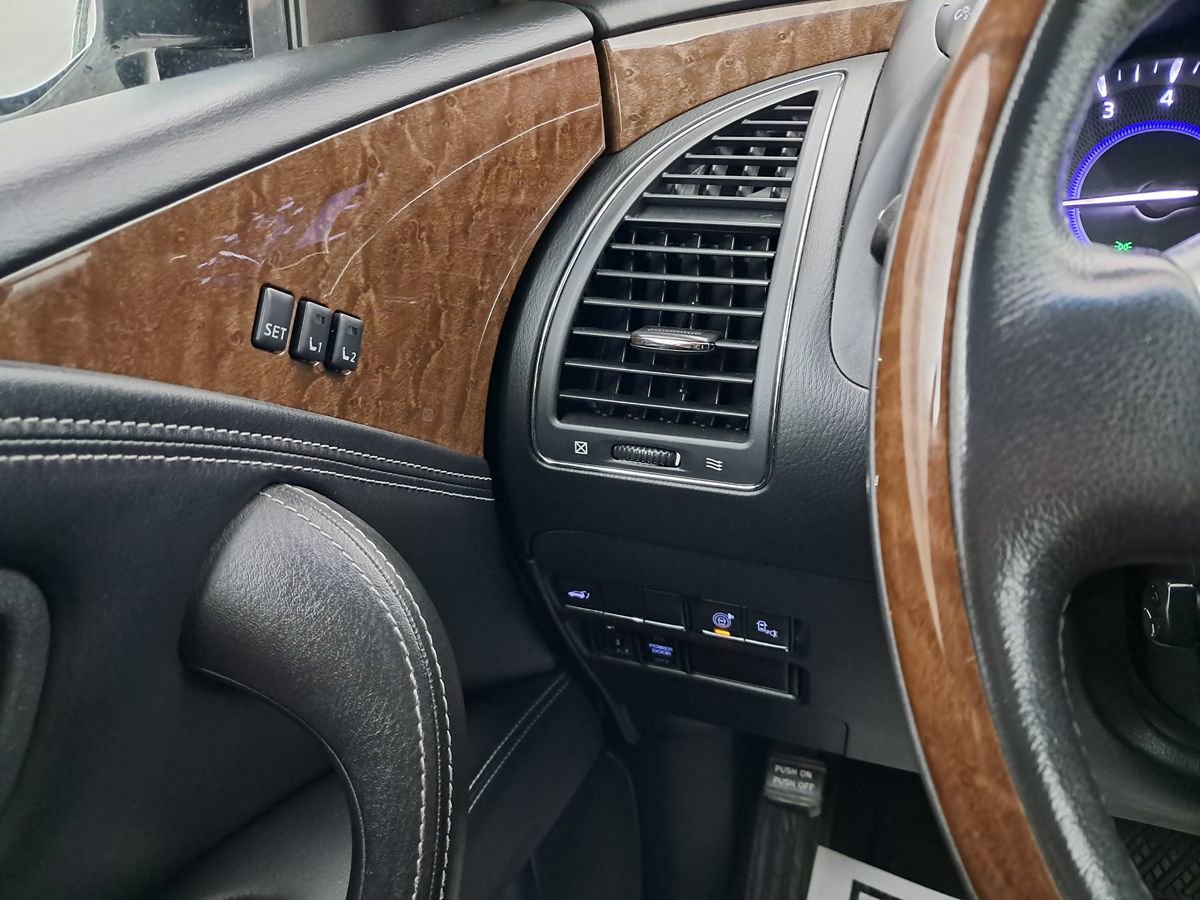 Used 2017 INFINITI QX80 4WD w/ Driver Assistance Package image 12