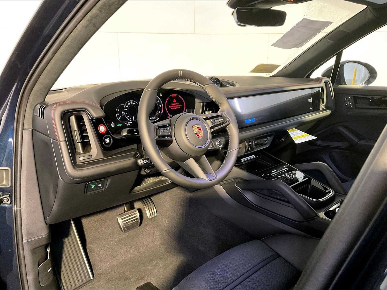 New 2026 Porsche Cayenne GTS AWD/4WD image 4