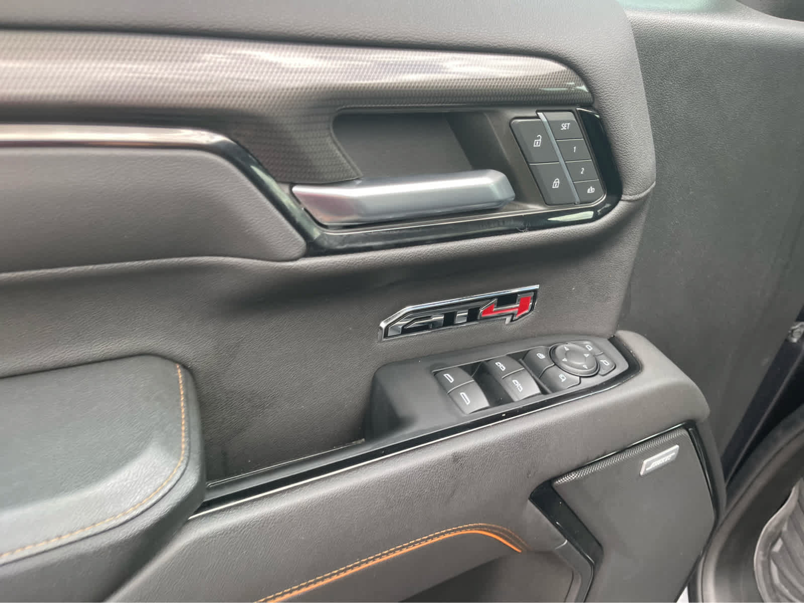 Used 2023 GMC Sierra 1500 AT4 w/ AT4 Premium Package AWD/4WD image 11