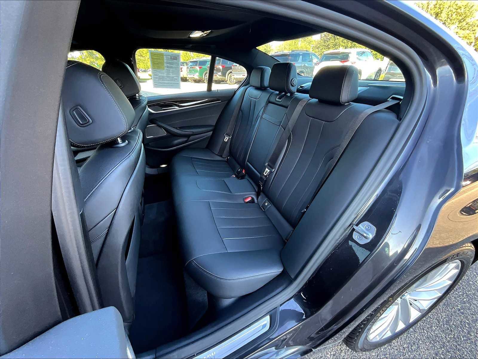 Used 2023 BMW 530i xDrive w/ Premium Package image 15