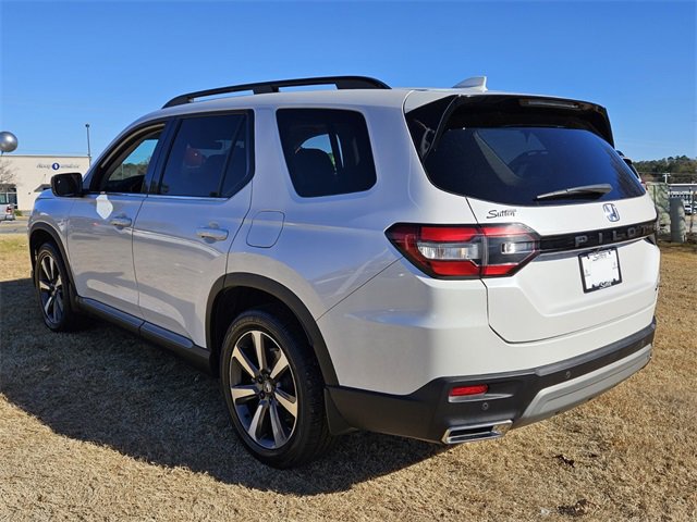 Used 2023 Honda Pilot Touring image 9