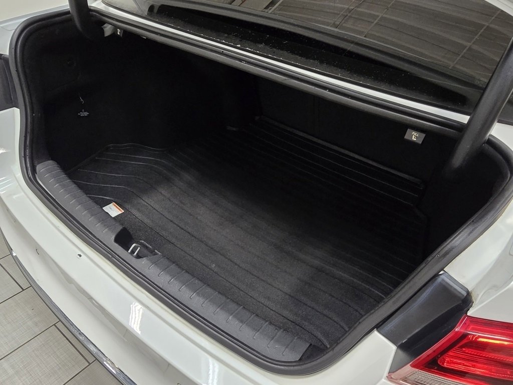 Used 2020 Kia Optima LX image 16