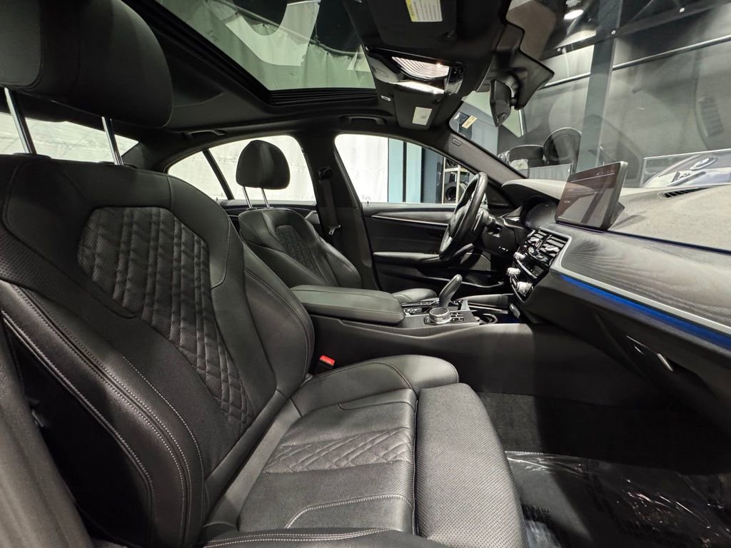 Certified 2023 BMW 530e xDrive w/ Premium Package image 30