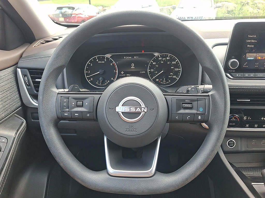 Used 2023 Nissan Rogue SV AWD/4WD image 16