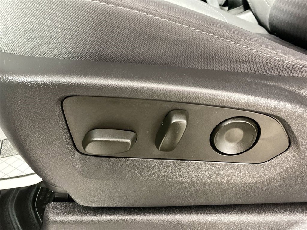 Used 2023 GMC Sierra 1500 SLE image 12