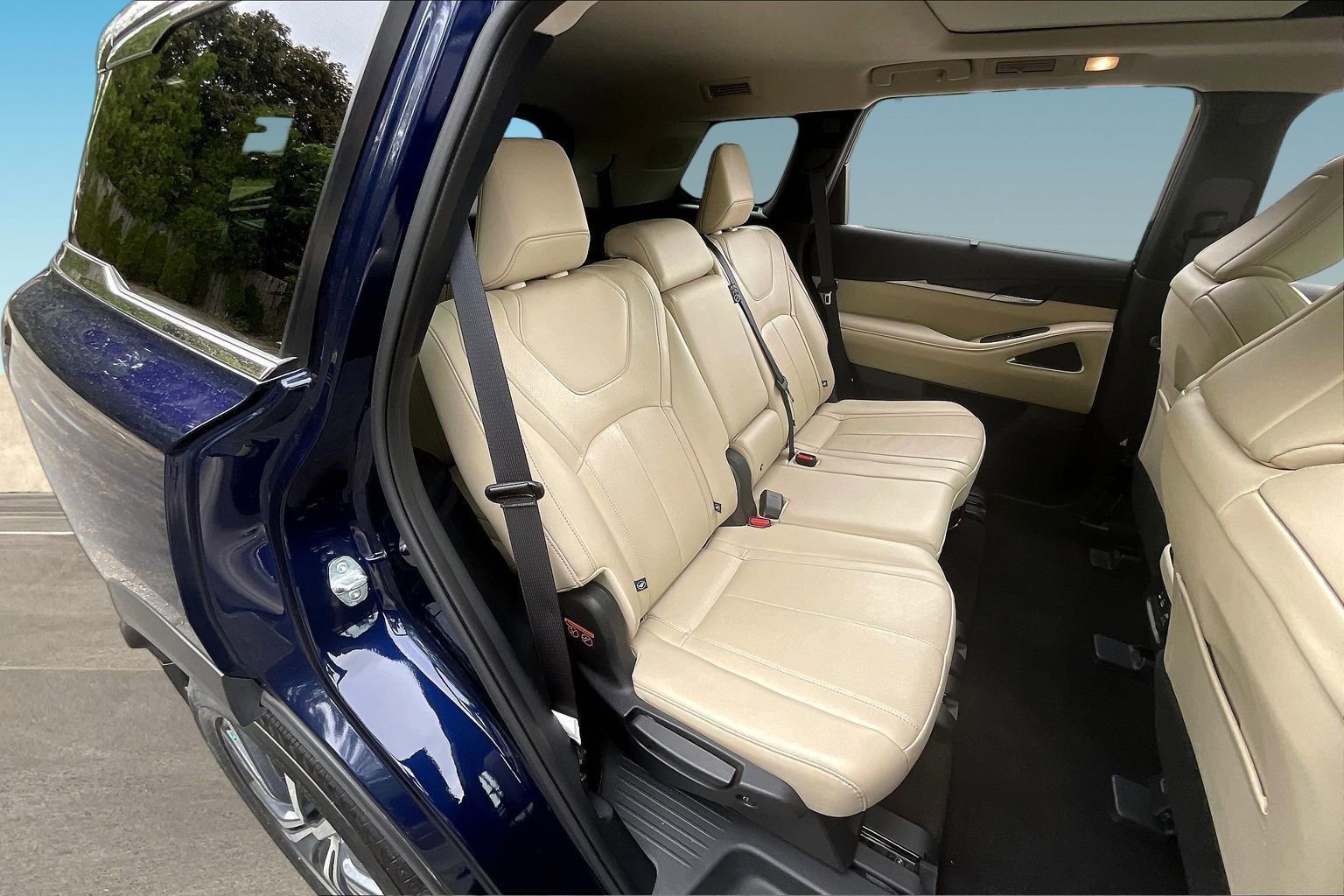 Certified 2023 INFINITI QX60 Sensory w/ Vision Package AWD/4WD image 24