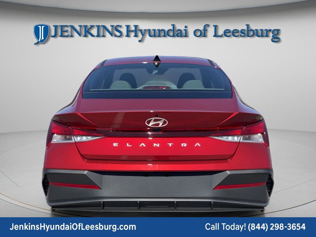 New 2026 Hyundai Elantra SE image 4