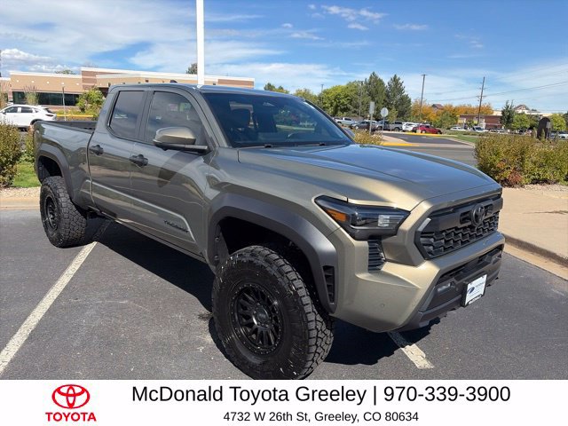 Used 2024 Toyota Tacoma TRD Off-Road w/ TRD Off Road Premium Package AWD/4WD image 3