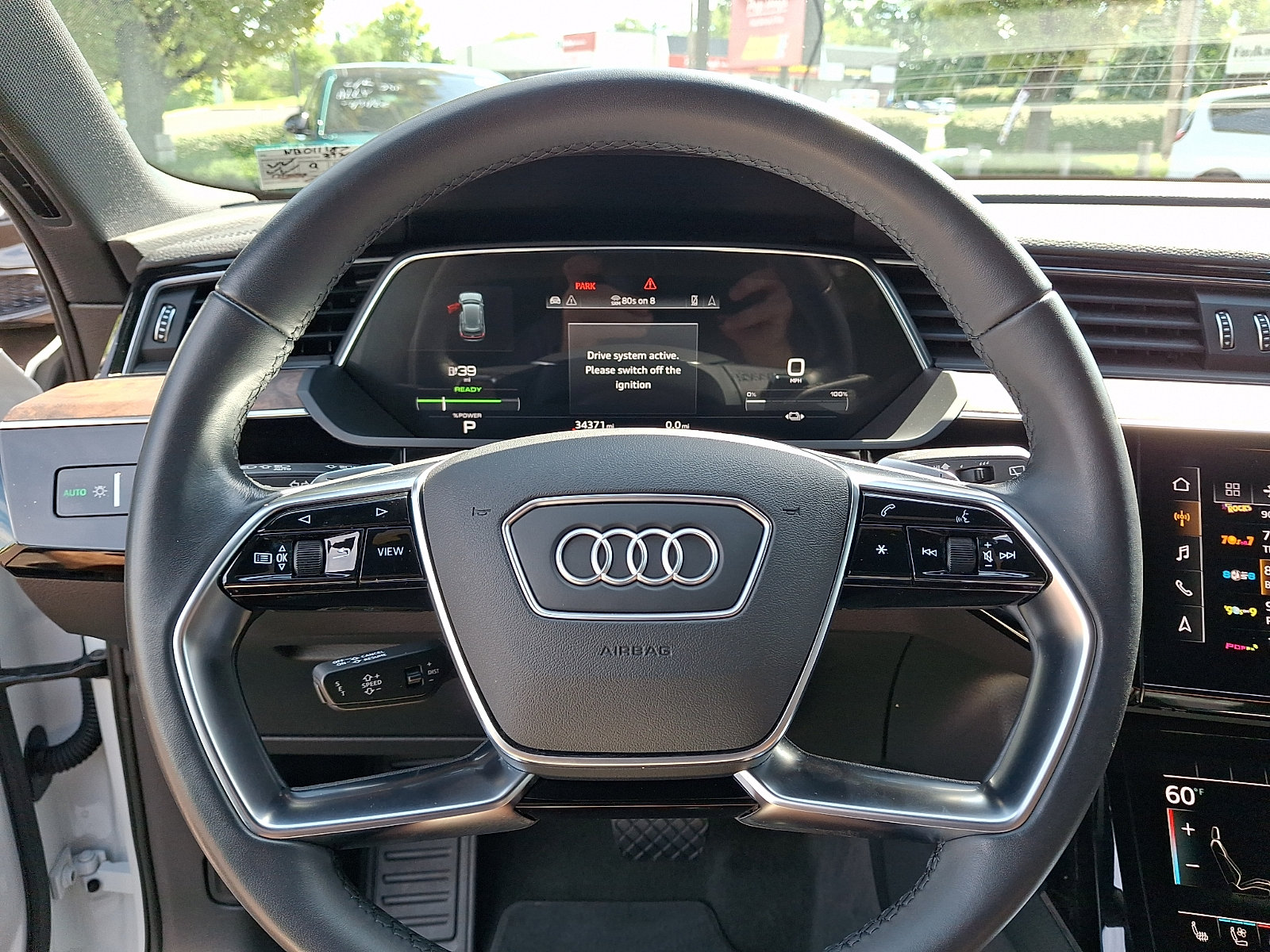Used 2022 Audi e-tron Premium Plus w/ Premium Plus Package AWD/4WD image 20