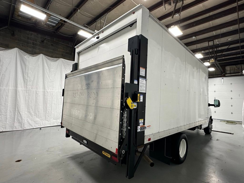 Used 2022 Chevrolet Express 3500 w/ Power Convenience Package image 7