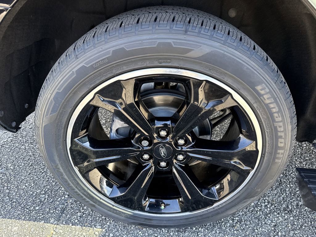 Used 2024 Ford Expedition Limited image 17