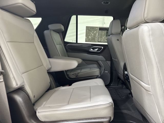 Certified 2024 GMC Yukon SLT w/ SLT Luxury Package image 27