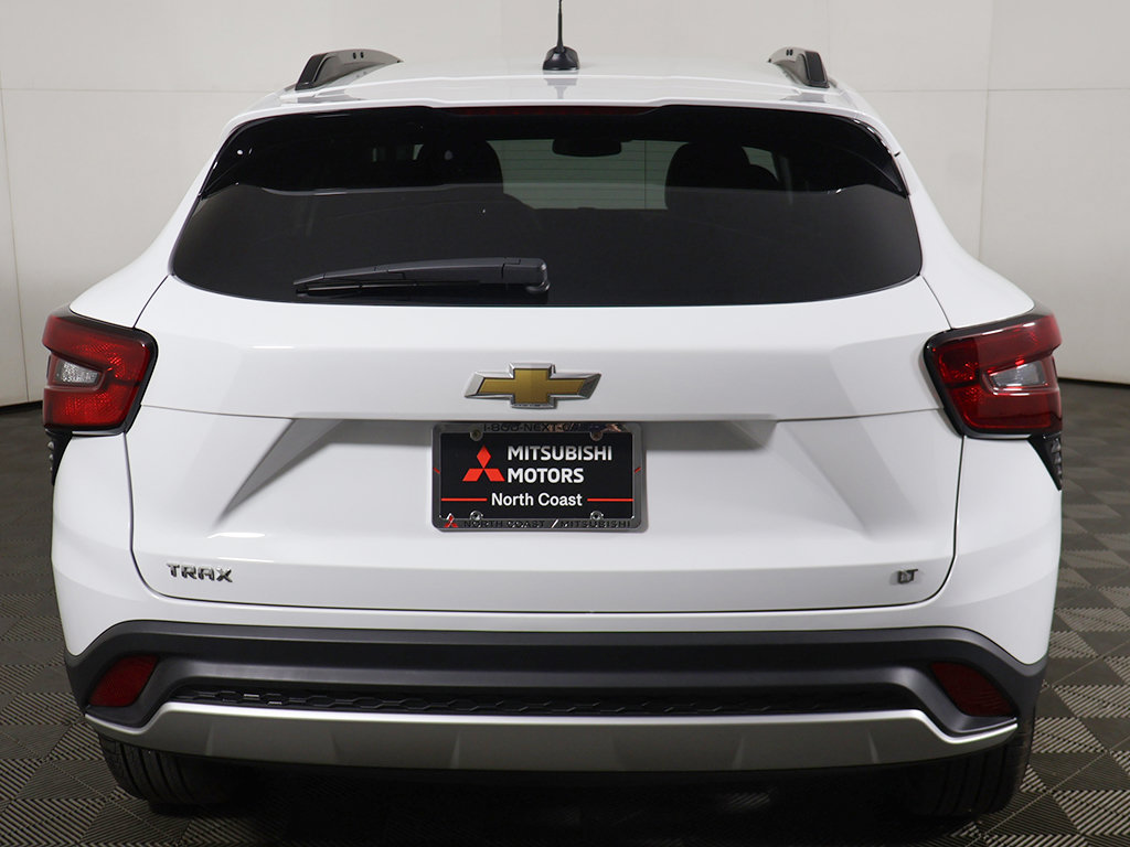 Used 2026 Chevrolet Trax LT FWD image 9