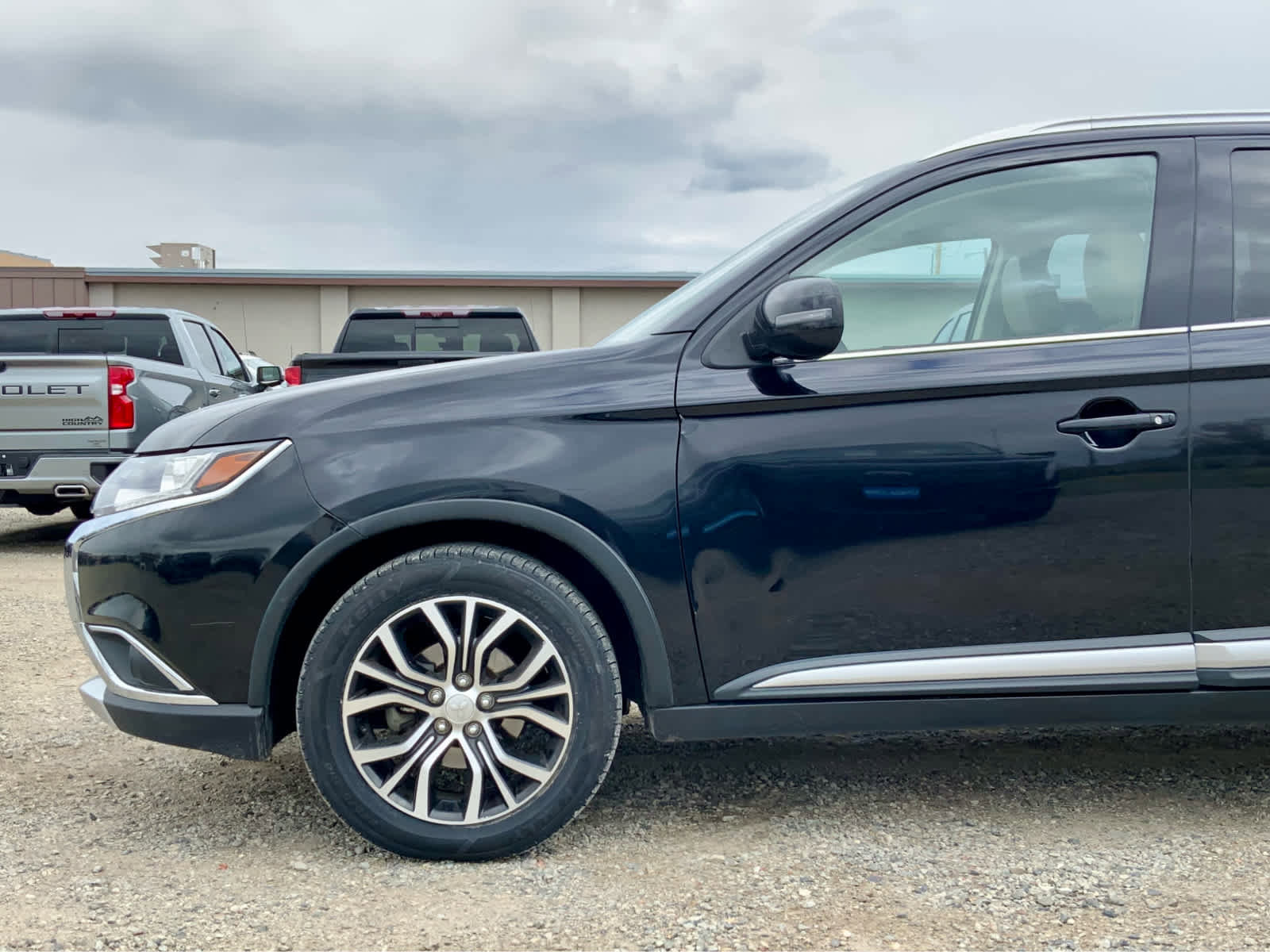 Used 2018 Mitsubishi Outlander SEL AWD/4WD image 10