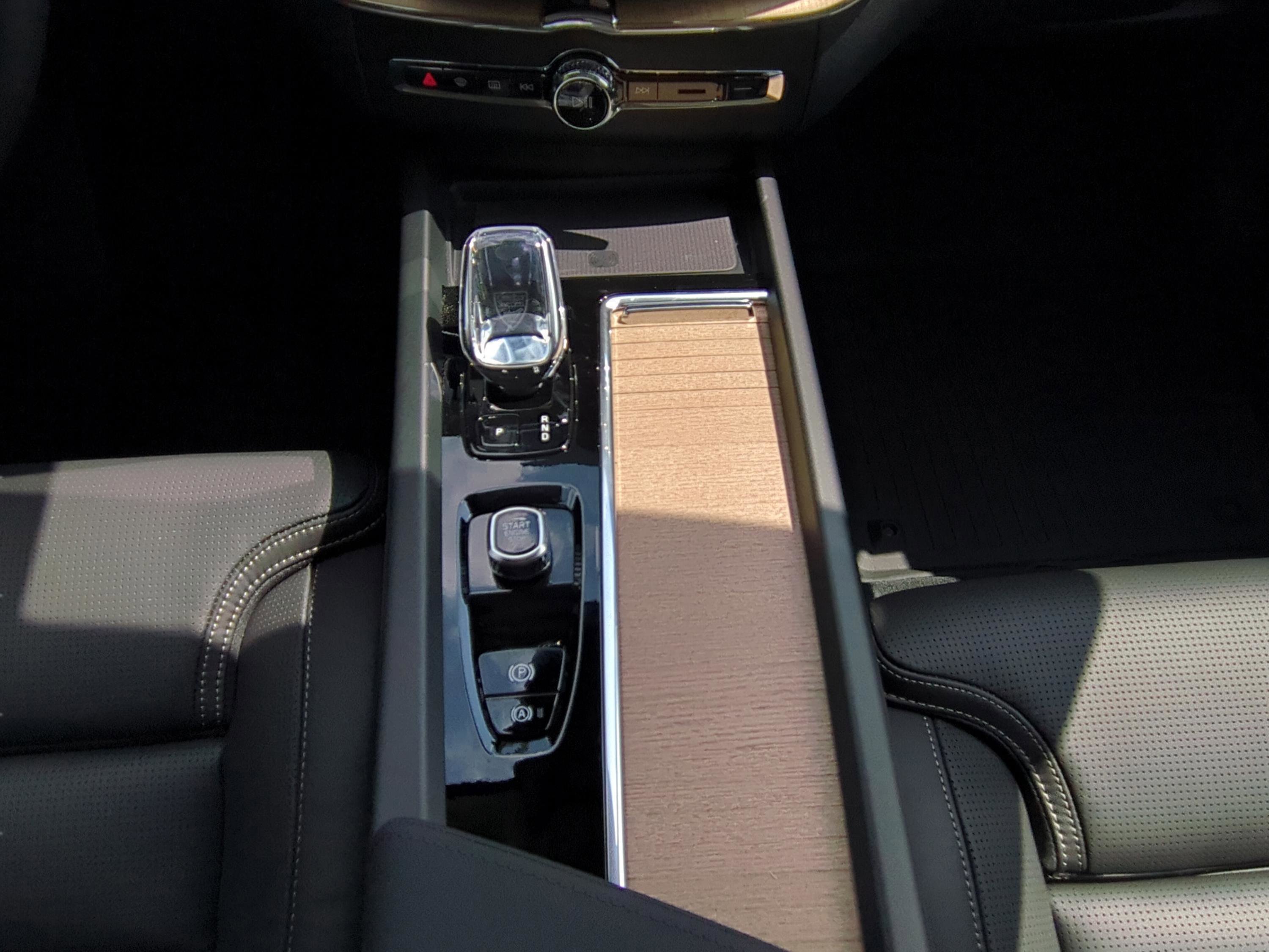 New 2026 Volvo XC60 B5 Ultra w/ Protection Package Premier image 17