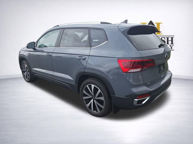 Certified 2023 Volkswagen Taos SE w/ Panoramic Sunroof Package AWD/4WD image 5