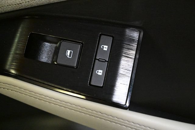 Used 2023 Nissan Rogue SV FWD image 55
