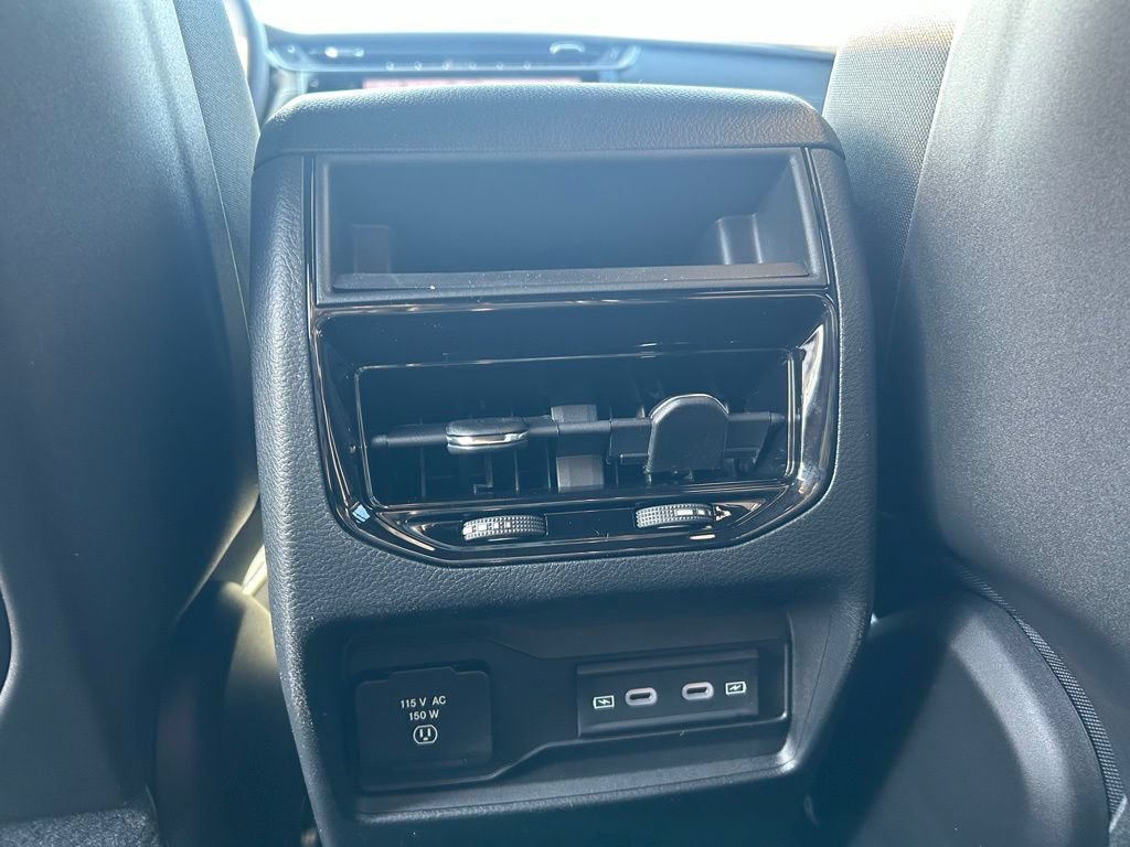 New 2026 Jeep Grand Cherokee Altitude AWD/4WD image 29