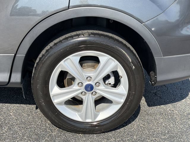 Used 2016 Ford Escape SE w/ Equipment Group 201A FWD image 13