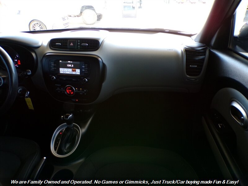 Used 2017 Kia Soul + FWD image 31