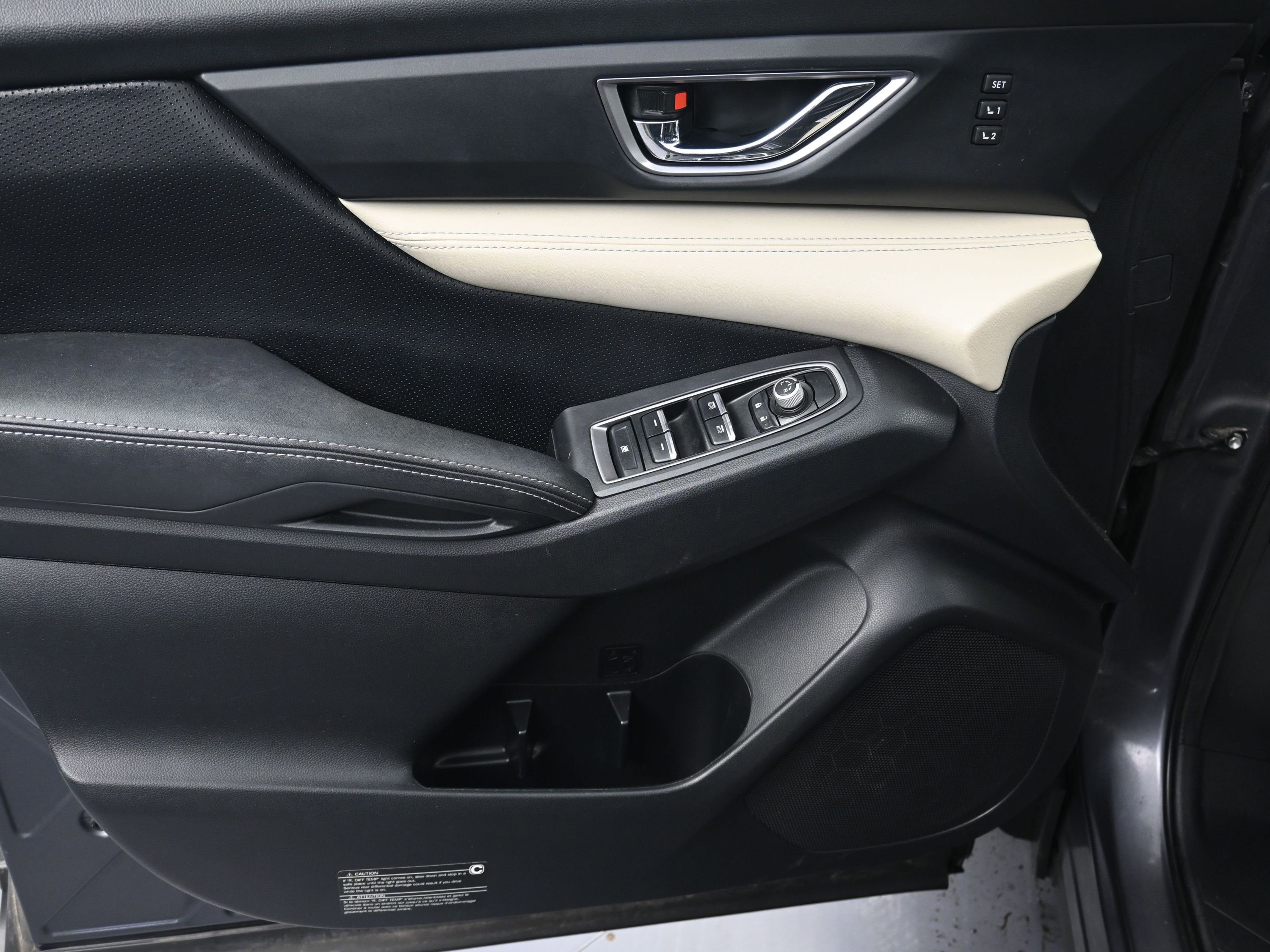 Used 2022 Subaru Ascent Limited image 16