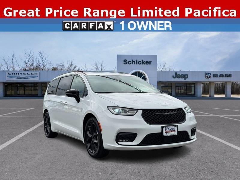 Used 2025 Chrysler Pacifica Limited