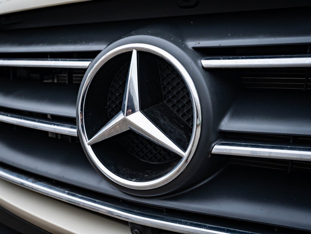 Used 2024 Mercedes-Benz Sprinter 2500 image 3