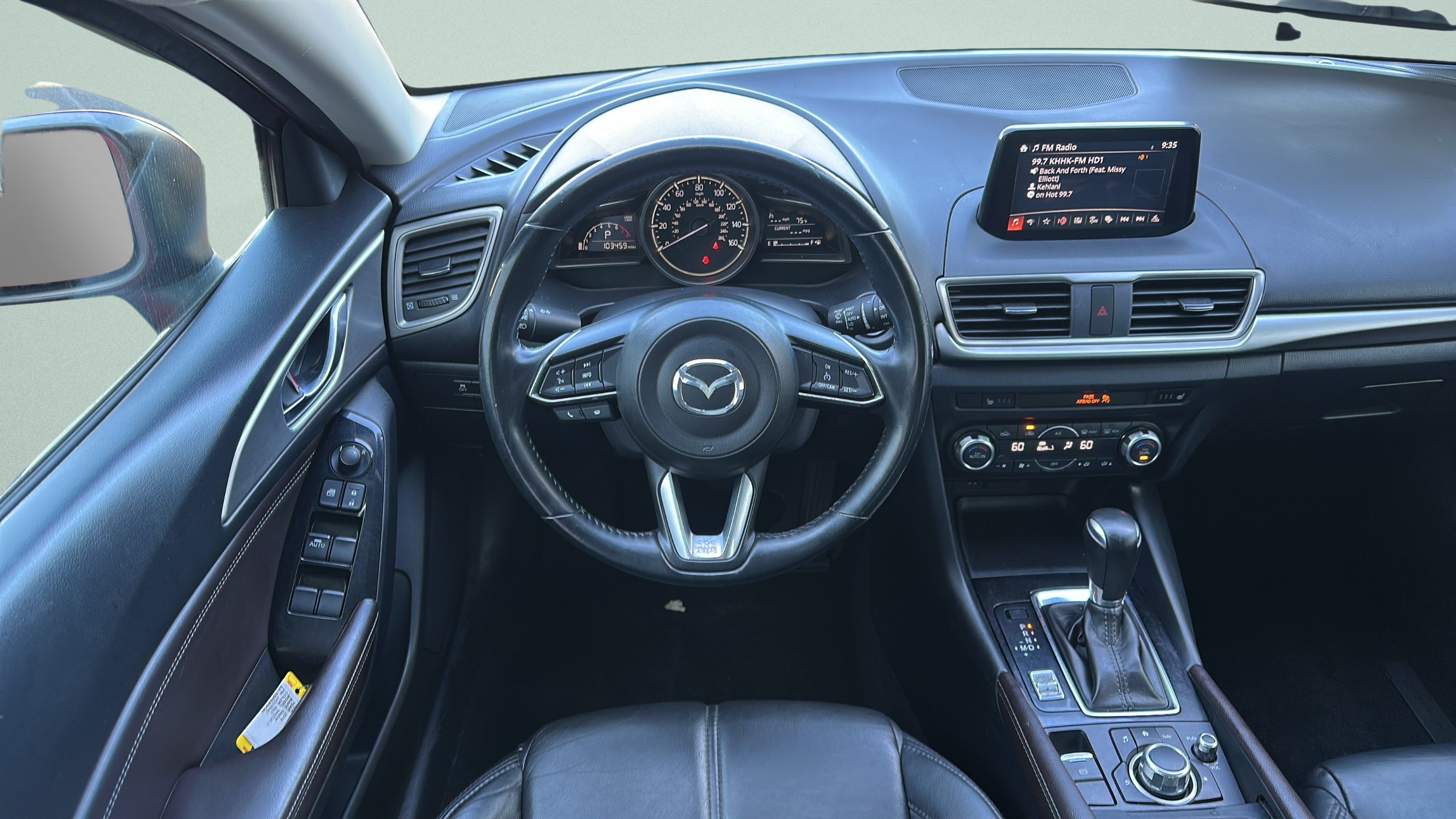 Used 2018 MAZDA MAZDA3 Touring FWD image 10