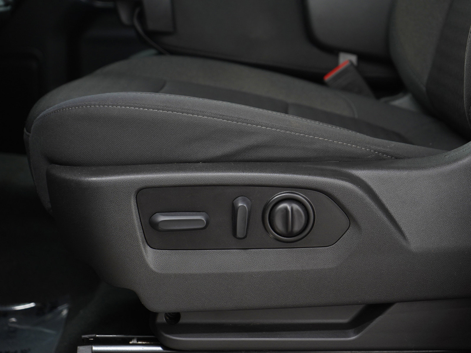 Used 2022 Chevrolet Silverado 1500 LT w/ Z71 Off-Road Package image 23