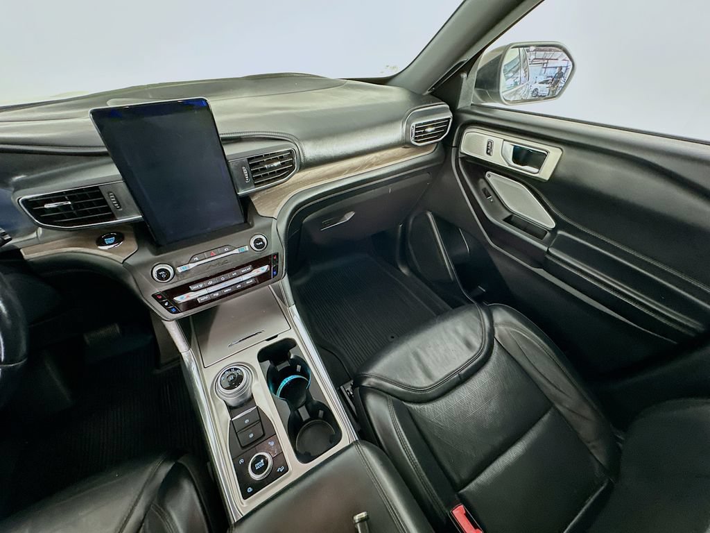 Used 2020 Ford Explorer Platinum w/ Premium Technology Package AWD/4WD image 11
