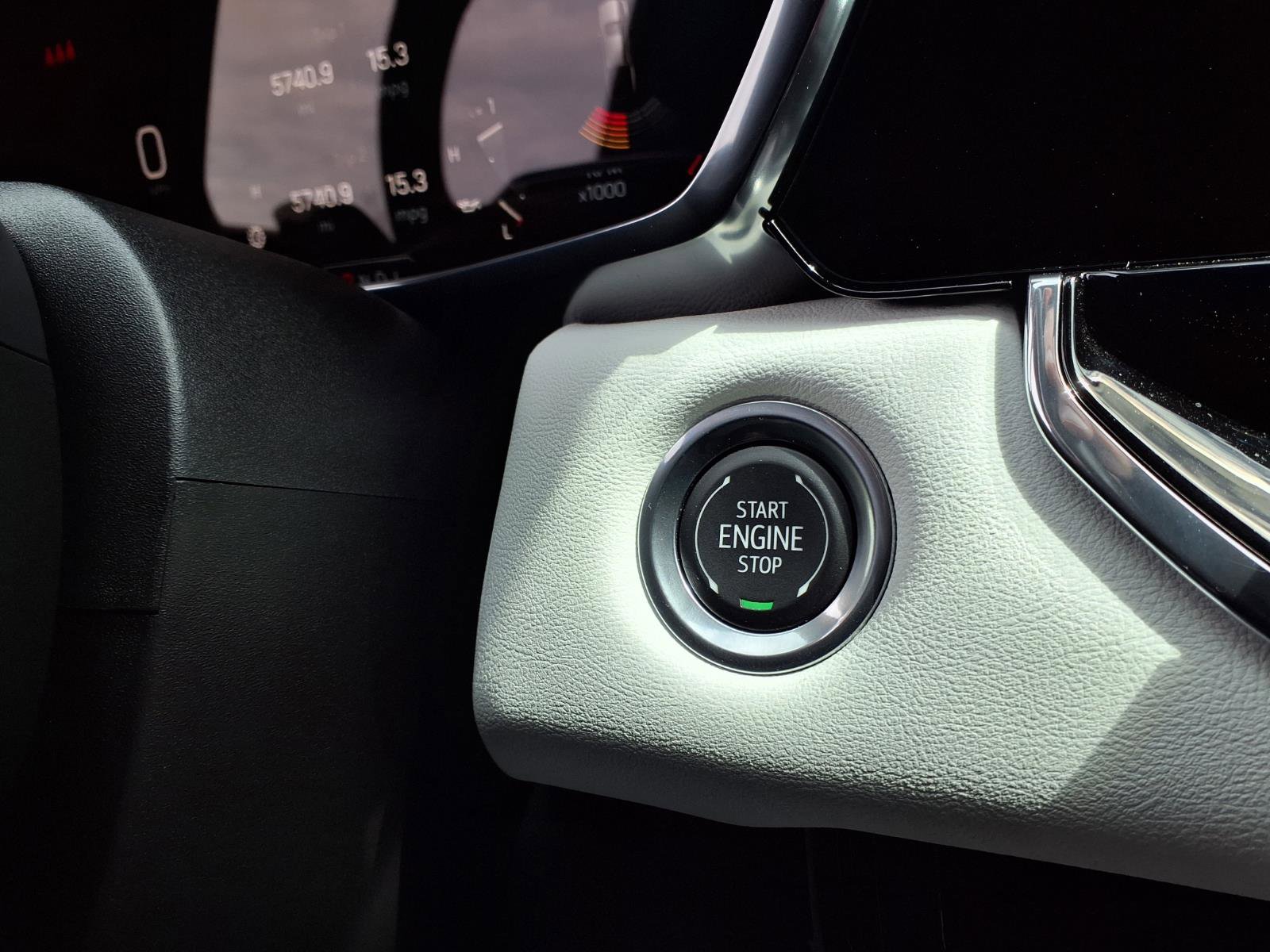 Used 2024 GMC Canyon AT4X image 16