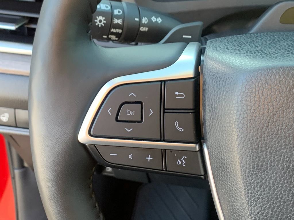 Used 2025 Toyota Grand Highlander AWD image 26