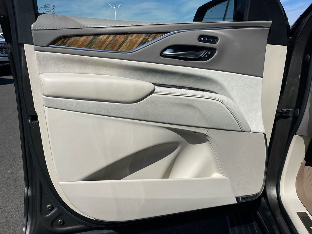 Used 2021 Cadillac Escalade ESV Premium Luxury Platinum image 29