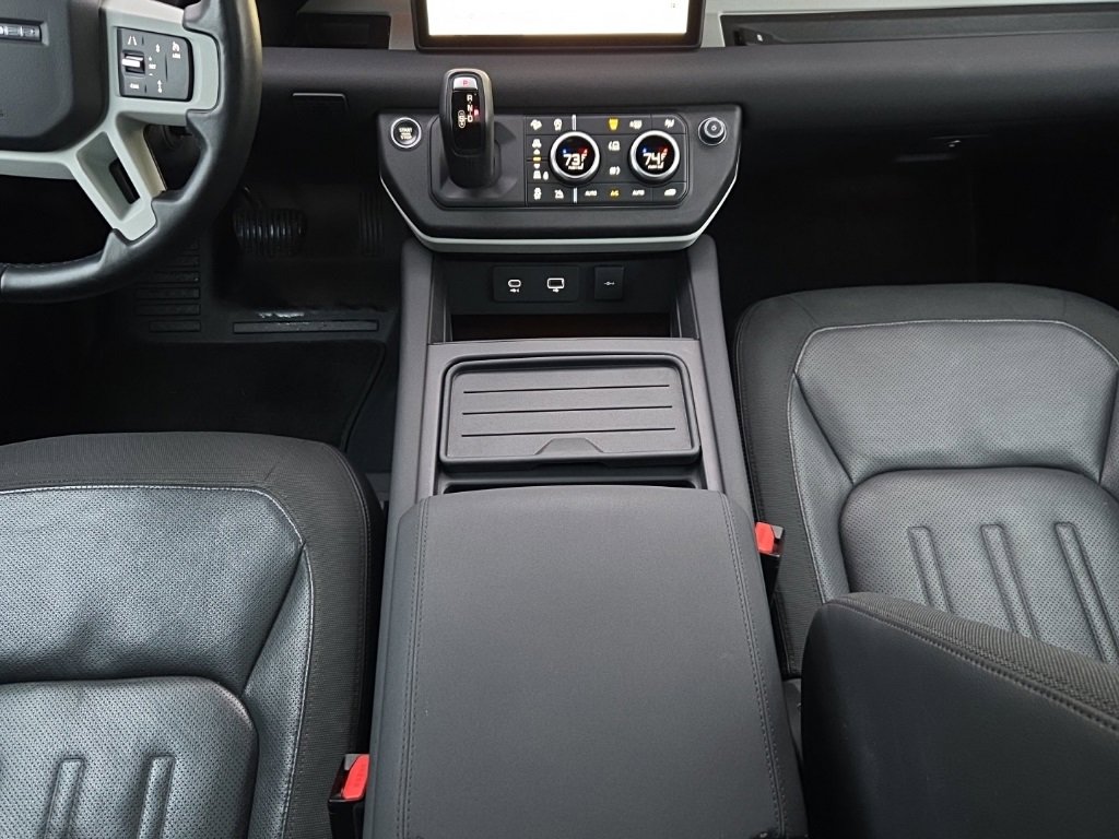 Used 2021 Land Rover Defender 110 SE image 23