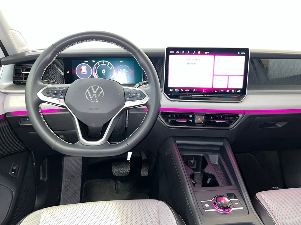 Certified 2025 Volkswagen Tiguan SE image 20