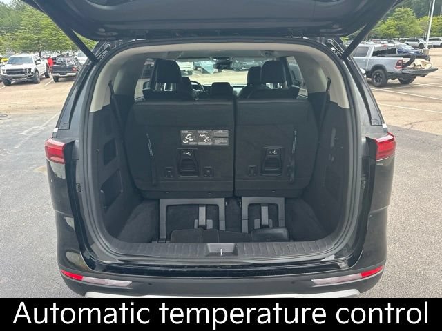 Certified 2022 Kia Carnival EX FWD image 11