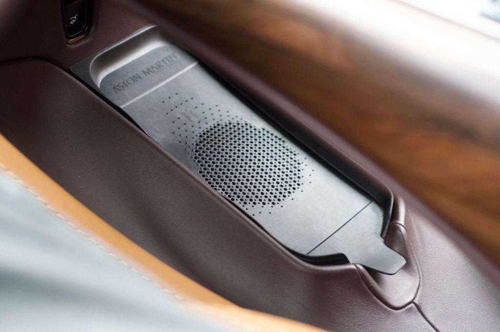 Used 2022 Aston Martin DBX image 36