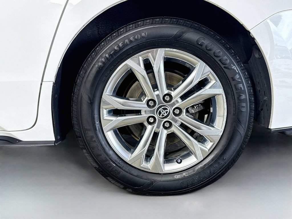 Used 2021 Toyota Sienna XSE w/ XSE Plus Package AWD/4WD image 40