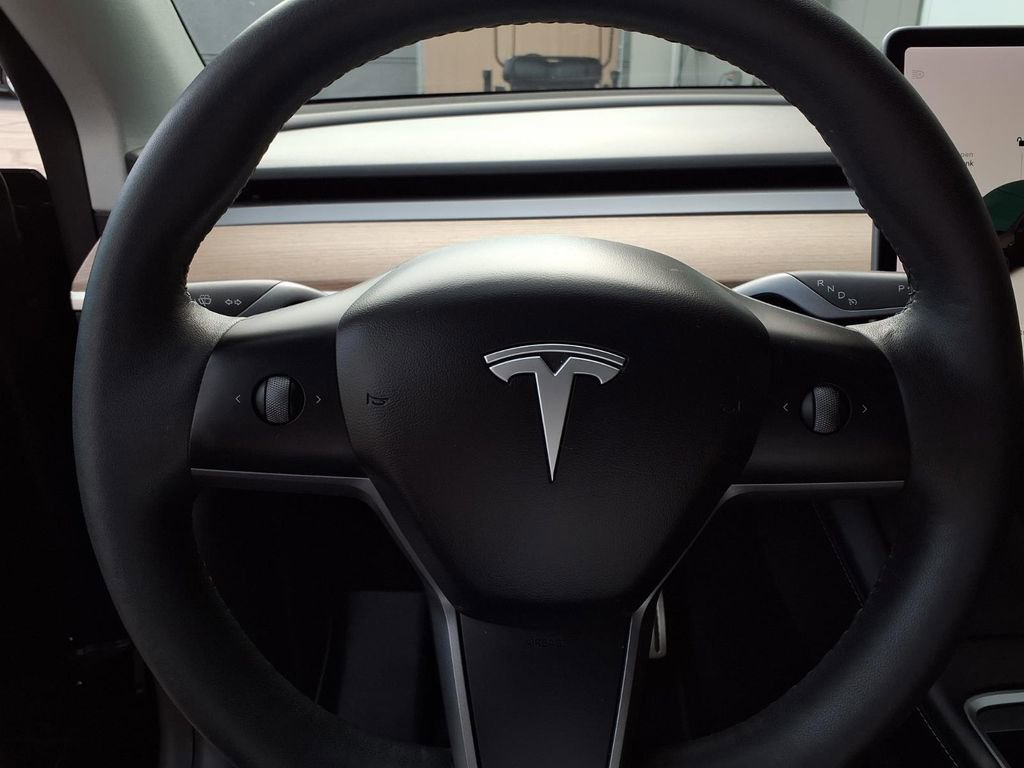 Used 2022 Tesla Model Y Performance image 11