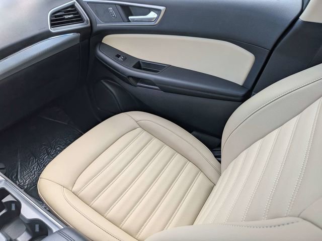 Used 2021 Ford Edge SEL w/ Convenience Package image 16