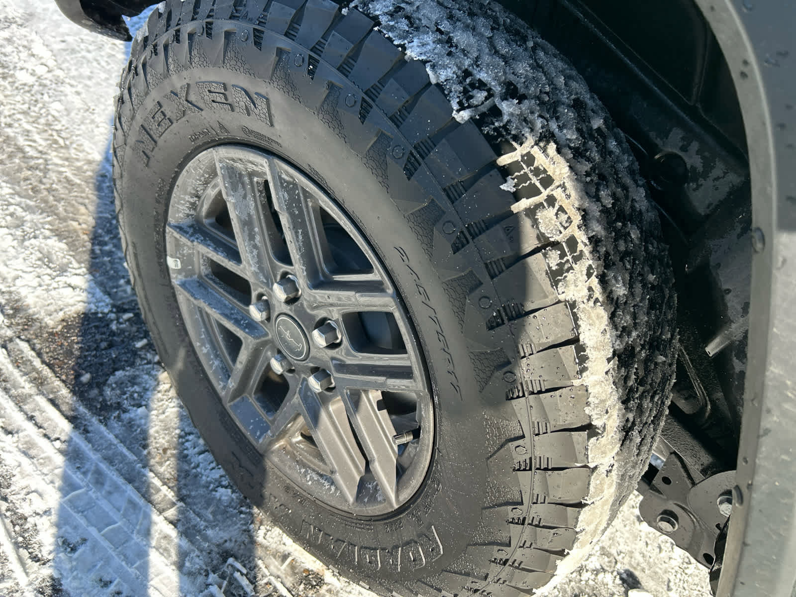 Used 2025 Jeep Wrangler Sport S image 27