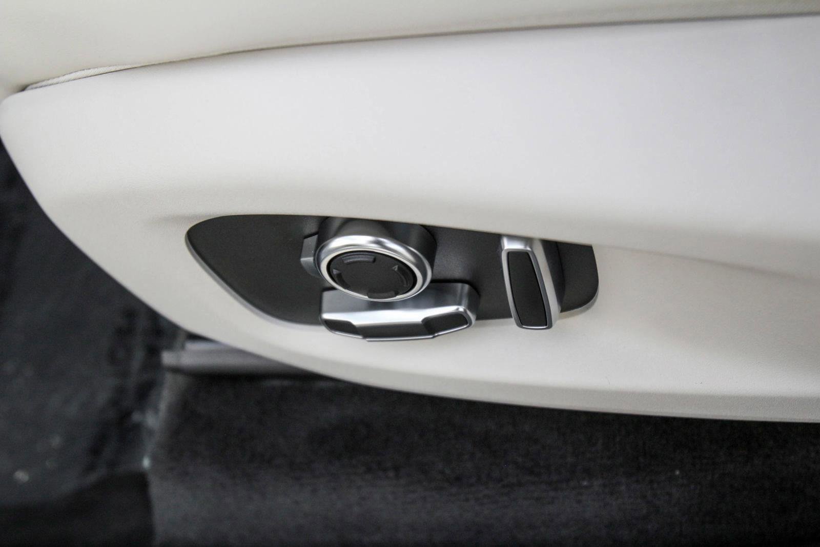 New 2025 Jaguar F-PACE R-Dynamic S image 21