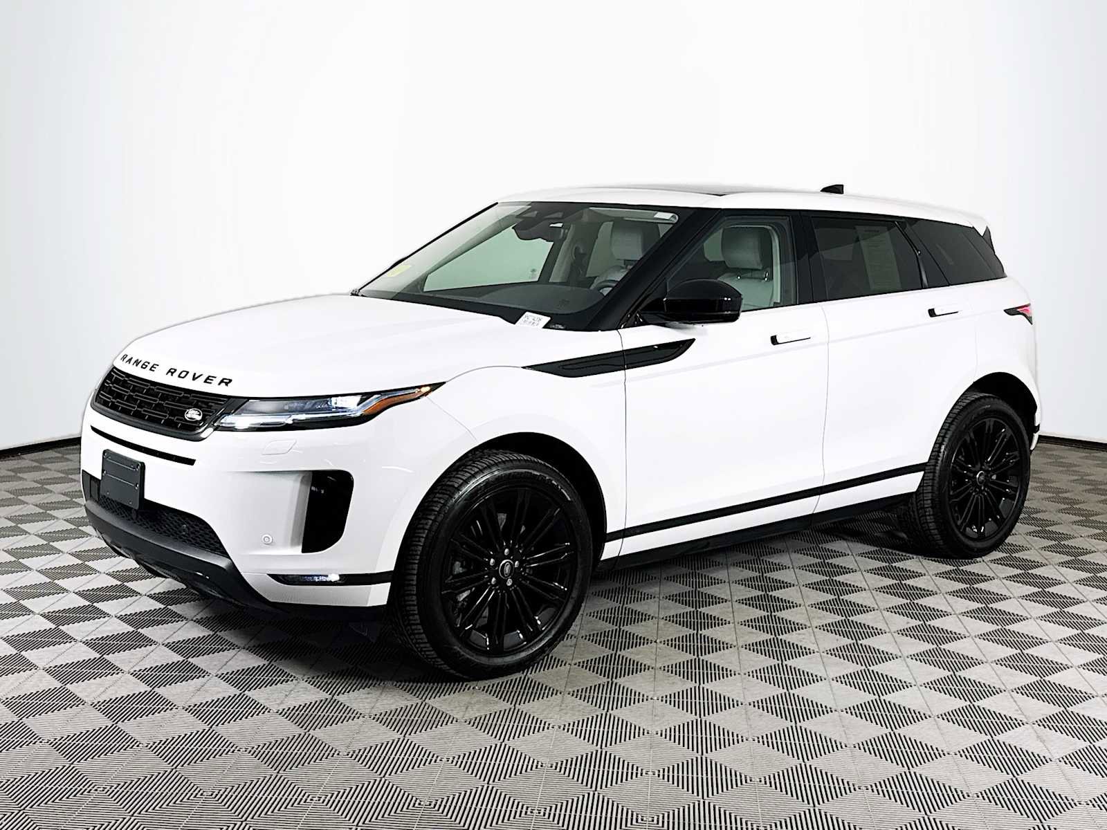 Used 2025 Land Rover Range Rover Evoque S video 1