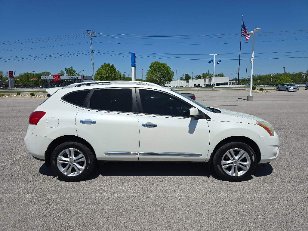 Used 2012 Nissan Rogue SV AWD/4WD image 2