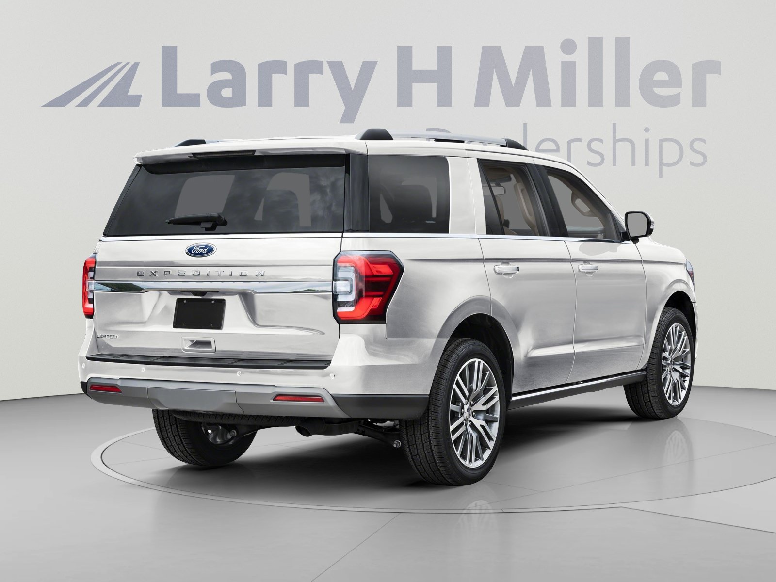 Used 2024 Ford Expedition Limited AWD/4WD image 2