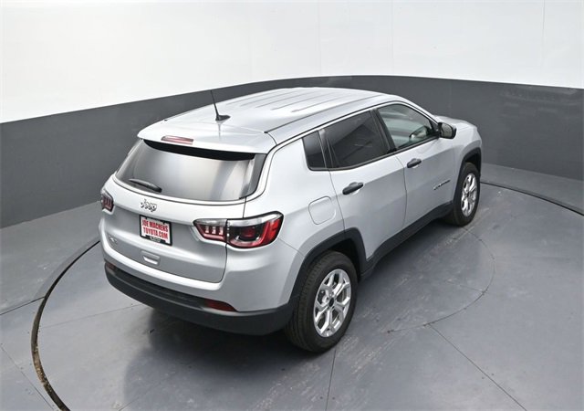 Used 2025 Jeep Compass Sport image 25